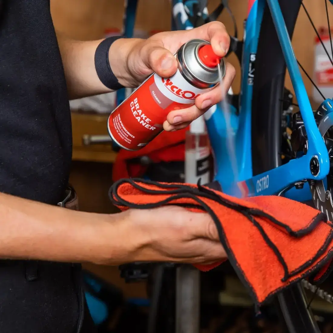 trabike_cyclon_brake_cleaner_spray_250ml_2.webp