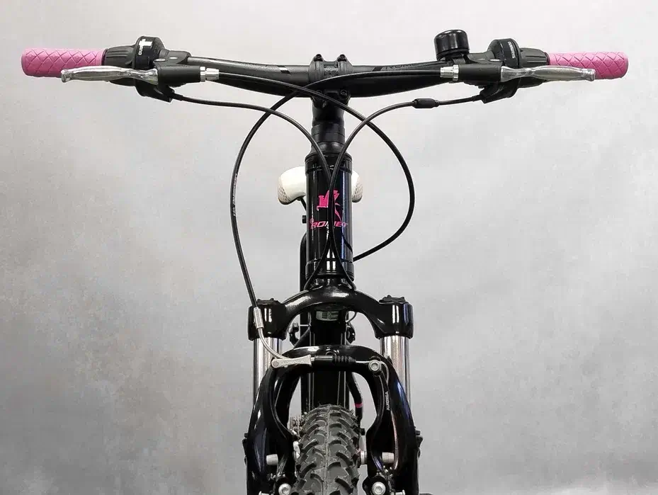 trabike_rower_gorski_mtb_damski_romet_jolene_6.0_czarno_rozowy_15_4.webp