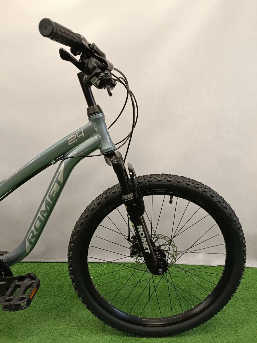 trabike_rower_gorski_mtb_mlodziezowy_romet_rambler_fit_24_grafit_3.webp