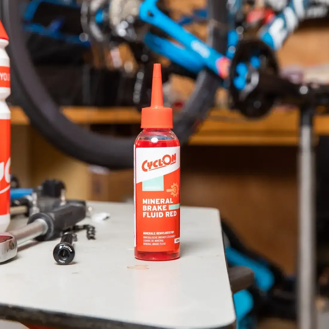 trabike_cyclon_mineral_brake_fluid_125ml_2.webp